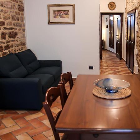 شقة Casa Armanni - La Tua Casa Di Pietra غوبيو المظهر الخارجي الصورة