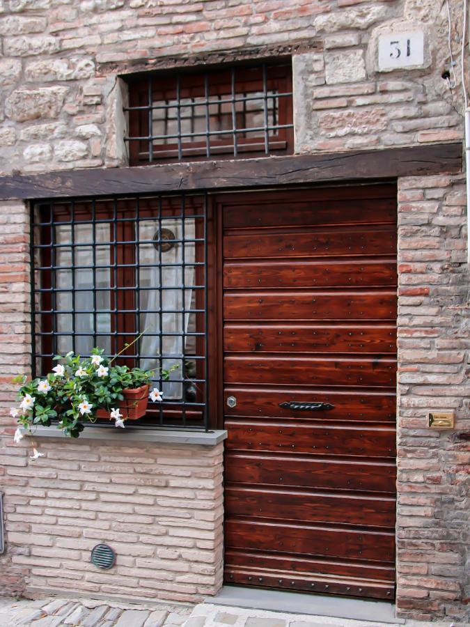 شقة Casa Armanni - La Tua Casa Di Pietra غوبيو المظهر الخارجي الصورة